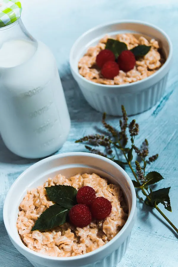 can cats eat oatmeal with brown sugar
